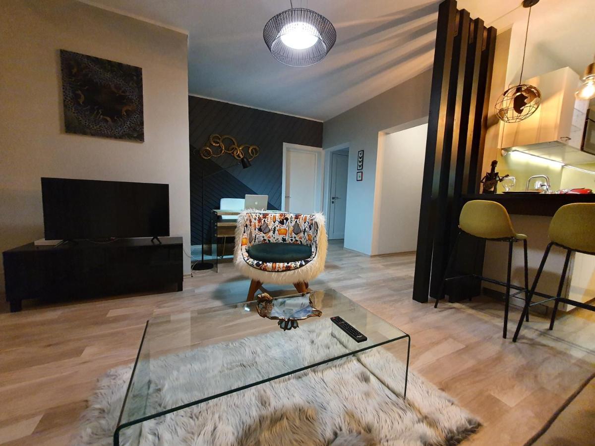 Matteo Apartment Iasi Extérieur photo